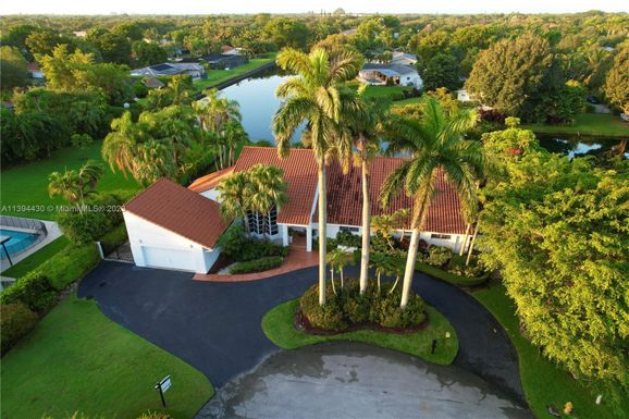 7500 SW 107th St, Pinecrest FL 33156