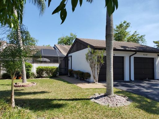 9314 Wedgewood Dr # B15, Tamarac FL 33321