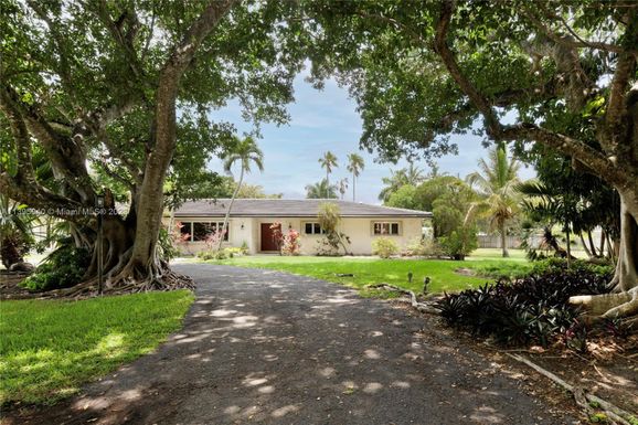 13500 SW 69th Ave, Pinecrest FL 33156
