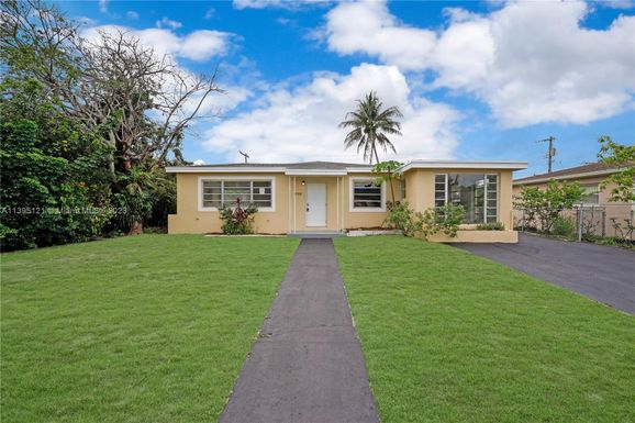 17110 NE 6th Ct, North Miami Beach FL 33162