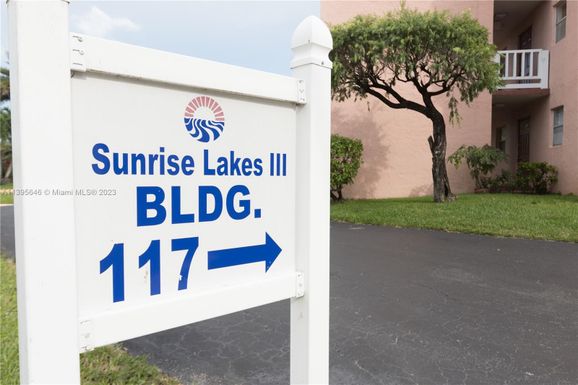 9400 Sunrise Lakes # 212, Sunrise FL 33322