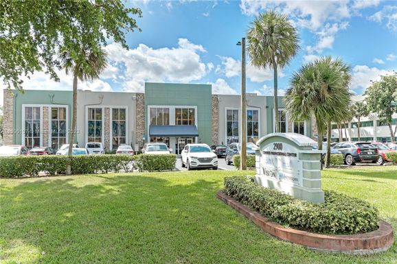 2900 NW 62nd St # 6, Fort Lauderdale FL 33309