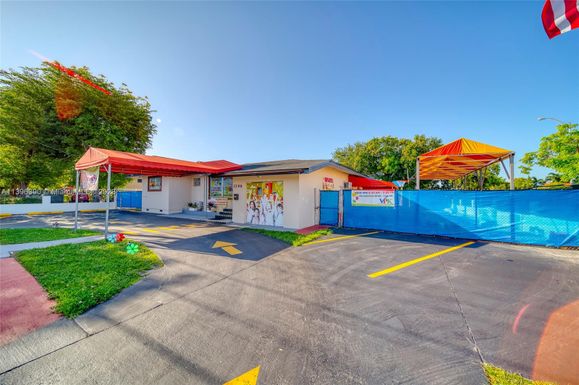Daycare WITH REAL ESTATE For Sale in Hialeah, Hialeah FL 33012