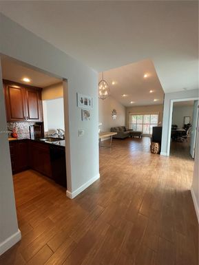 2331 N 37th Ave, Hollywood FL 33021