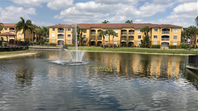 9625 NW 1st Ct # 305, Pembroke Pines FL 33024