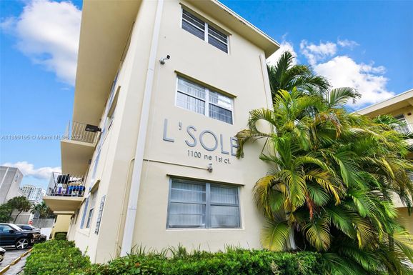 1100 NE 1st Ct # 211, Hallandale Beach FL 33009
