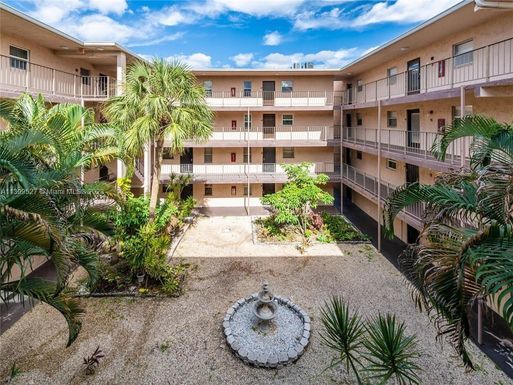 2860 Somerset Dr # 210K, Lauderdale Lakes FL 33311