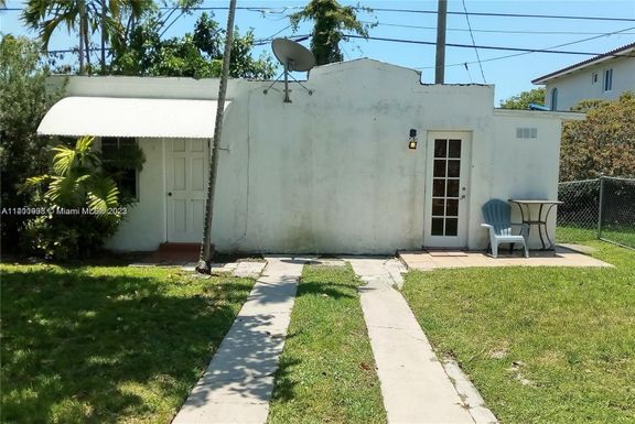 2346 SW 20th St Rear, Miami FL 33145