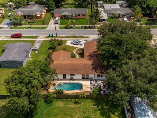 3619 NW 211th St, Miami Gardens FL 33056