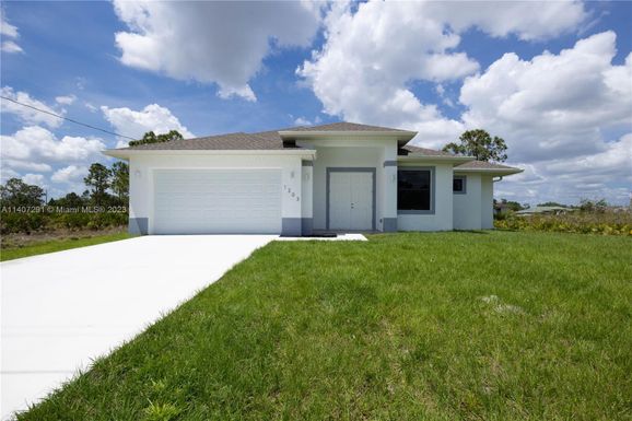 2801 Nancy Dr, Other City - In The State Of Florida FL 33971