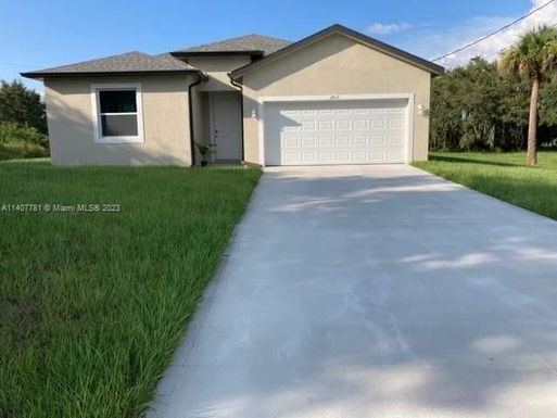 2013 Odessa Cir # 1, La Belle FL 33935