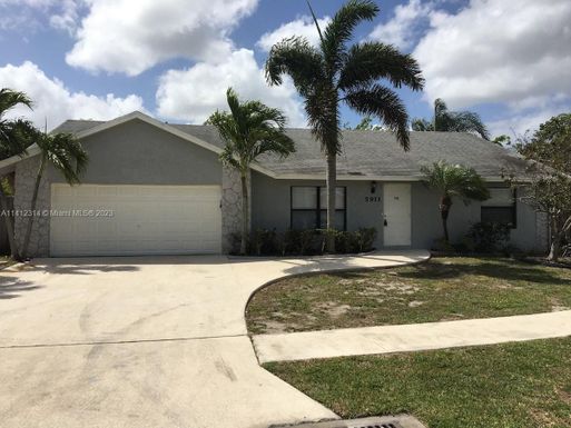 5911 Deerfield Pl, Lake Worth FL 33463