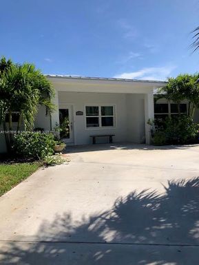 715 Kumquat Rd, Vero Beach FL 32963