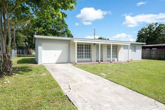 2184 SW 2nd St SW, Vero Beach FL 32962