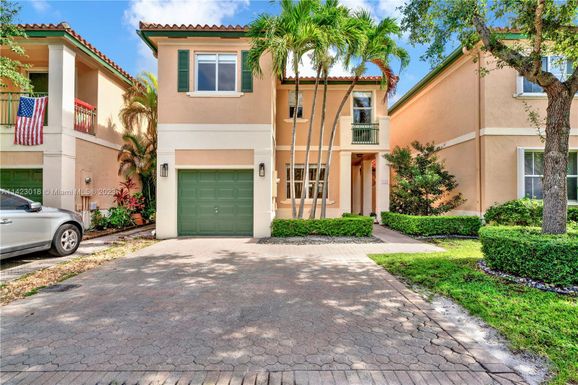 8313 NW 144th St, Miami Lakes FL 33016