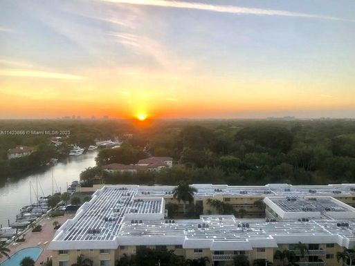 90 Edgewater Dr, Coral Gables FL 33133