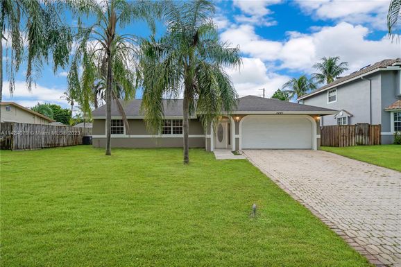 3281 Palomino Dr, Lake Worth FL 33462