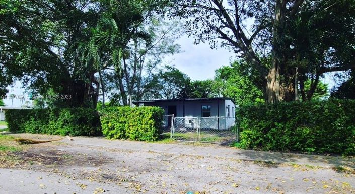 16525 NW 22nd Ct, Miami Gardens FL 33054
