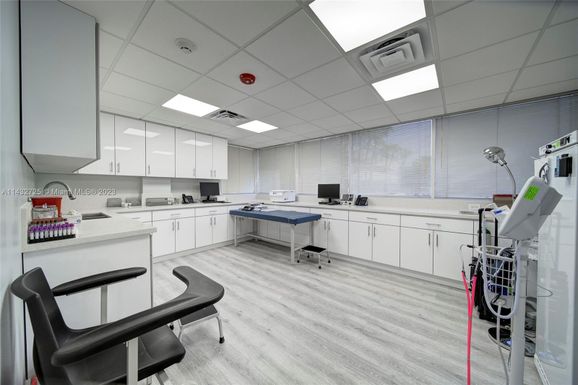 Medical Research Facility in Kendall Drive, Miami FL 33176