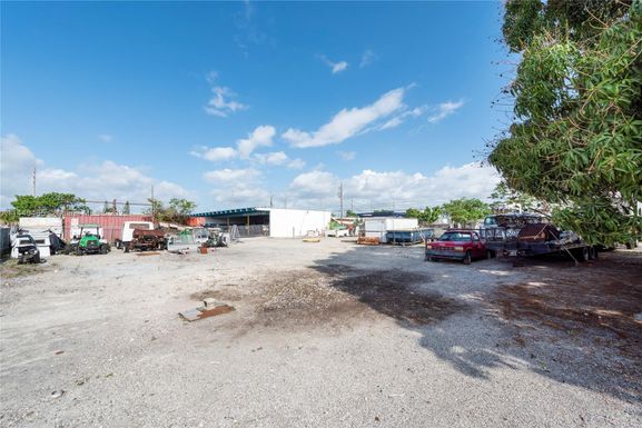 2035 Scott St, Hollywood FL 33020