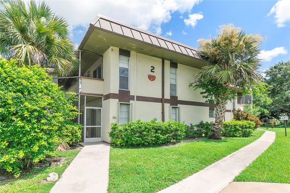 2 N Greenway Vlg N # 112, Royal Palm Beach FL 33411