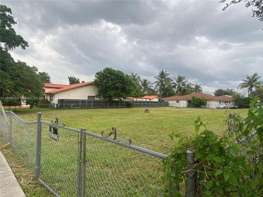 38st 60th Ave, Virginia Gardens FL 33166