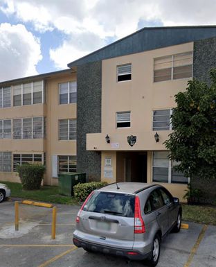 110 Royal Palm Rd # 207, Hialeah Gardens FL 33016