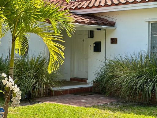 738 Fernwood Rd, Key Biscayne FL 33149