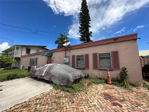 8271 NW South River Dr, Medley FL 33166