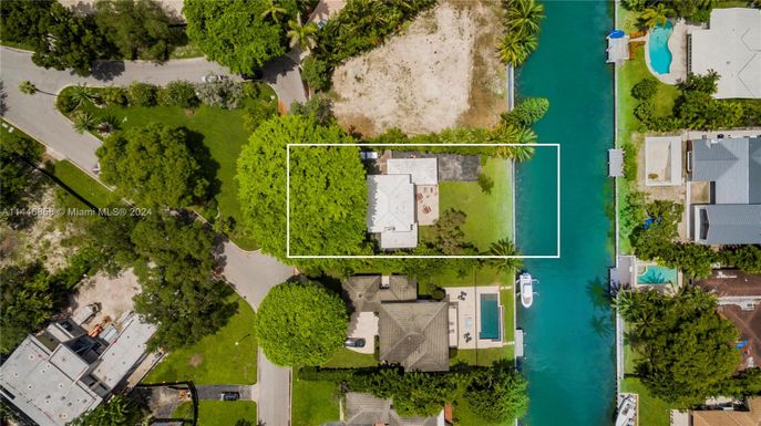 655 Buttonwood Ln, Miami FL 33137