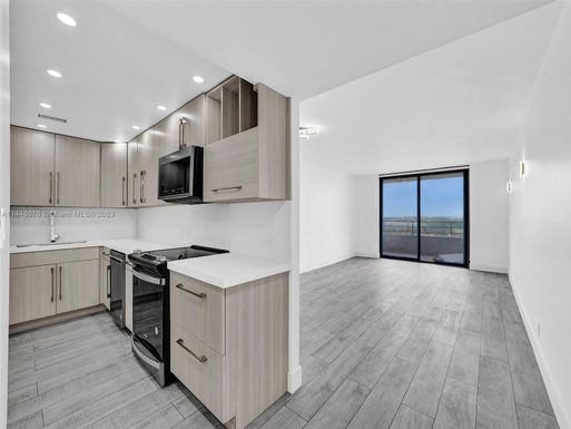 500 Three Islands Blvd # 1009, Hallandale Beach FL 33009