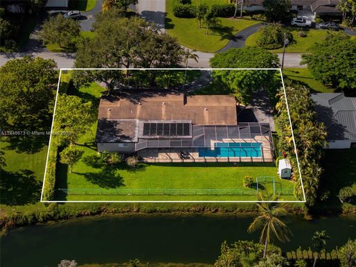 6951 SW 134th St, Pinecrest FL 33156