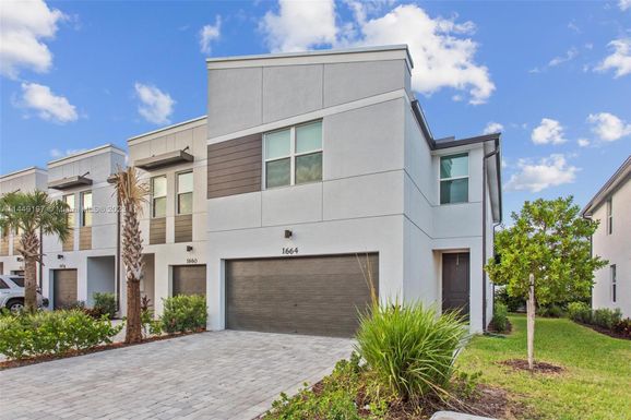 1664 Lindley St, Mangonia Park FL 33407