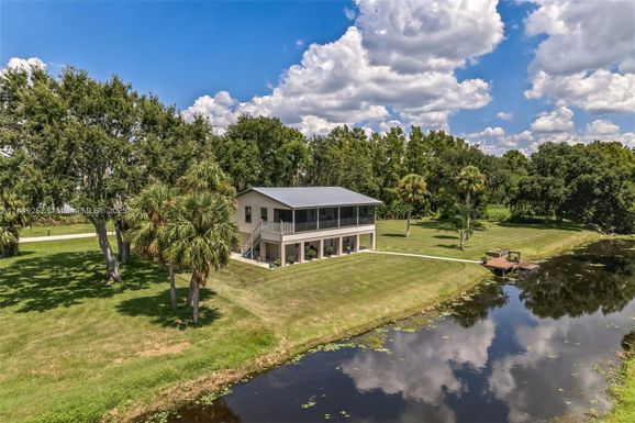 3124 COUNTRY LAKE DR, Sebring FL 33876