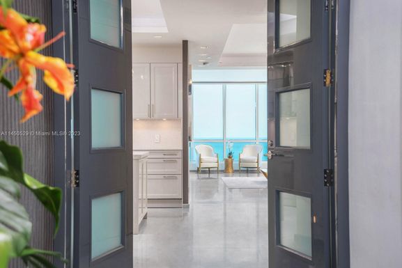 100 S Pointe Dr # 2506, Miami Beach FL 33139