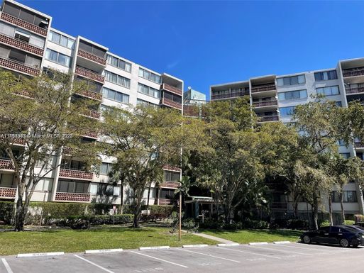 4222 Inverrary Blvd # 4107, Lauderhill FL 33319