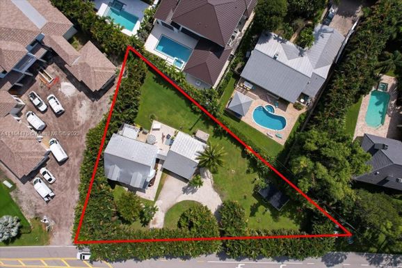 18816 Loxahatchee River Rd, Jupiter FL 33458