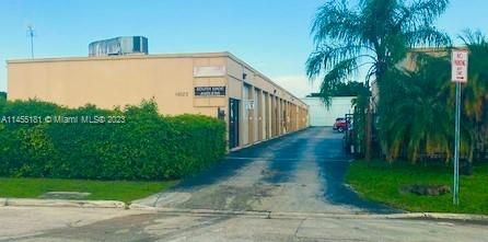 14025 SW 142nd Ave, Miami FL 33186