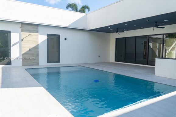 531 NE 8 AVE, Fort Lauderdale FL 33301
