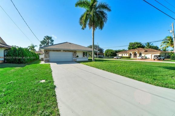 11780 NW 27th Ct, Plantation FL 33323