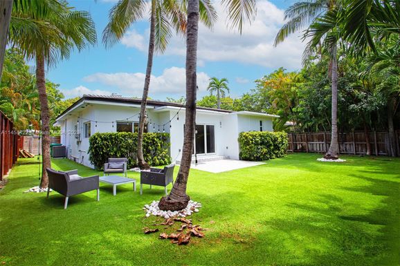 2325 SW 9th Ave, Miami FL 33129