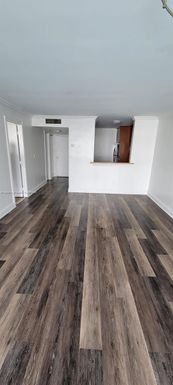 492 NW 165th Street Rd # 310, Miami FL 33169