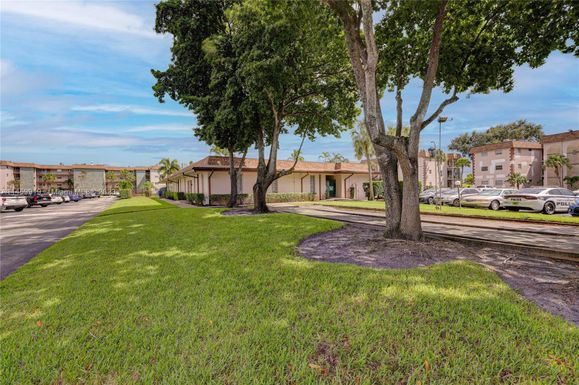 8141 SW 24th Ct # 306, Davie FL 33324