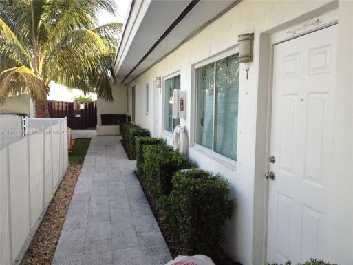 932 Moffett St # 7, Hallandale Beach FL 33009