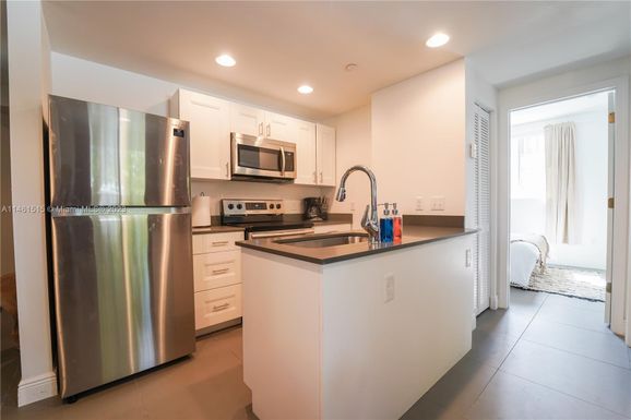 541 NW 33rd St # 2, Miami FL 33127