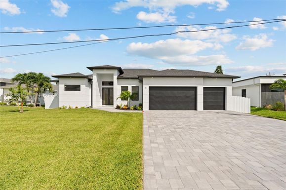 5 NW 36th Ave, Cape Coral FL 33993