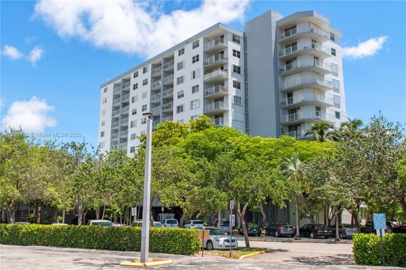 6900 Bay Dr # 9H, Miami Beach FL 33141