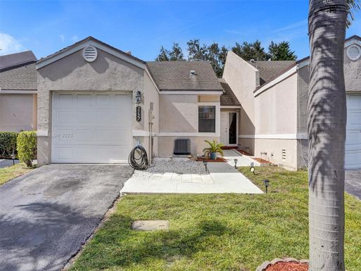 5157 NW 11th Ln, Deerfield Beach FL 33064