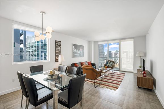 500 Brickell Ave # 3907, Miami FL 33131