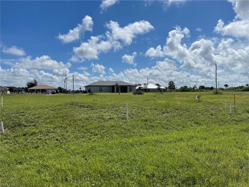 1326 NW 10 Avenue, Cape Coral FL 33993